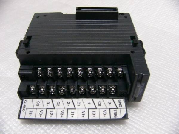 KEYENCE KEYENCE/ PLC KV-AD40 USED