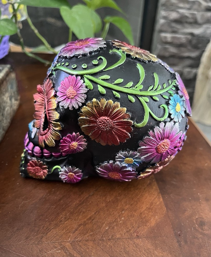 💗LOVELY Mexican Resin Skull💗