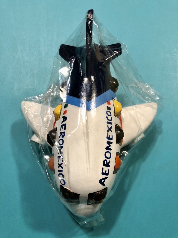 HAND PAINTED AEROMEXICO CERAMIC PLANE