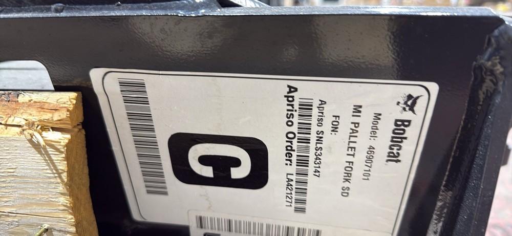 Bobcat OEM 6K SEVERE DUTY PALLET FORK FRAME, 46907101