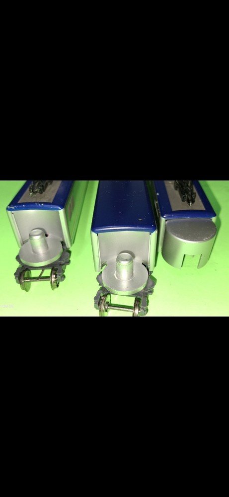 HO Scale Piko Amtrak speed train set with track. Tested