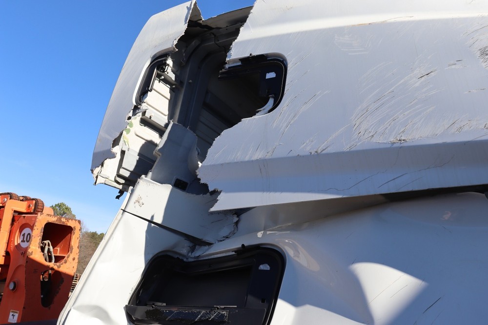 2018-2024 VOLVO VNL 760 SLEEPER CAB FRAME WHITE OEM