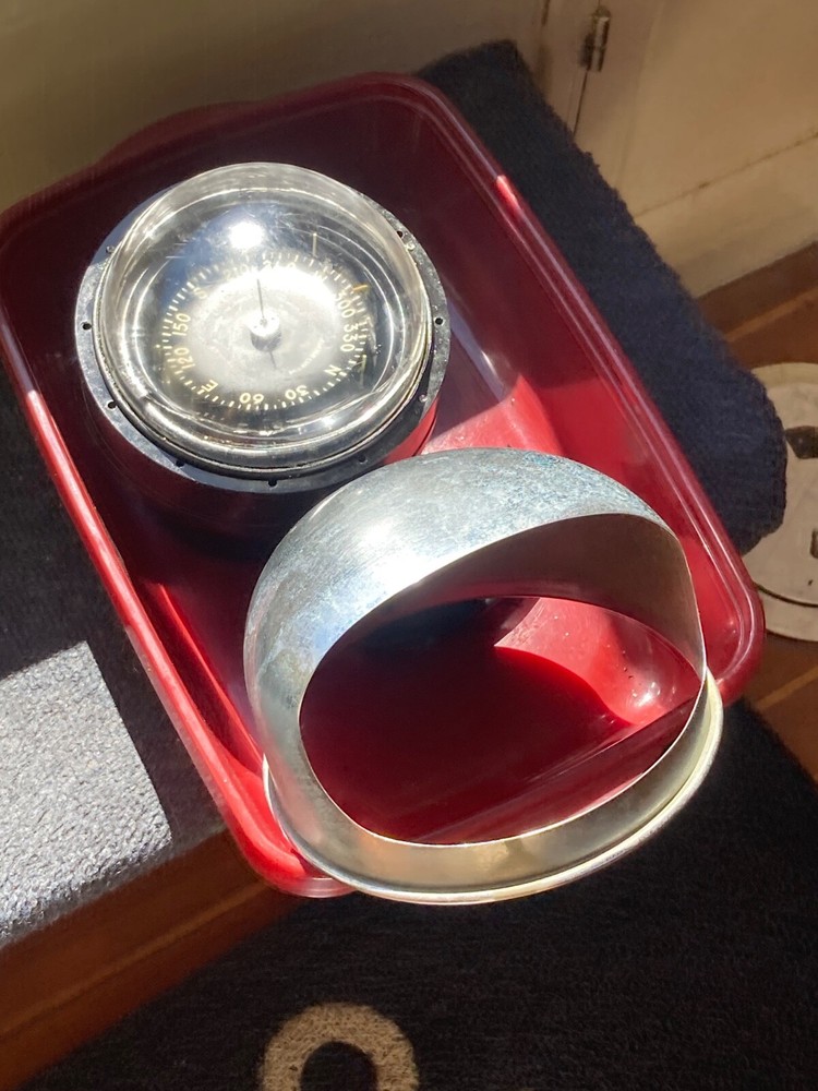 Ship-yacht compass