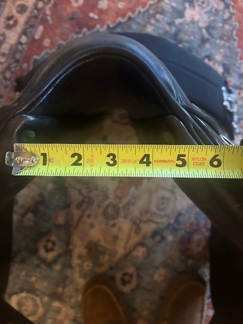 Devoucoux Dressage Saddle 17 used