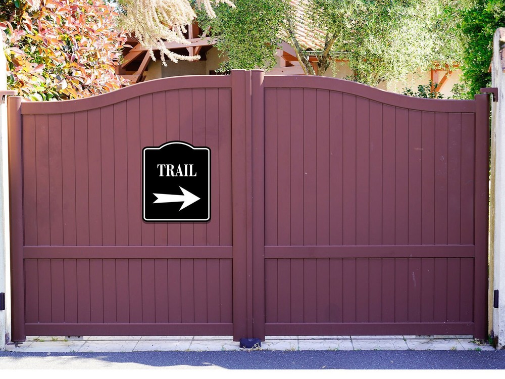 Trail Right Arrow BLACK Aluminum Composite Sign