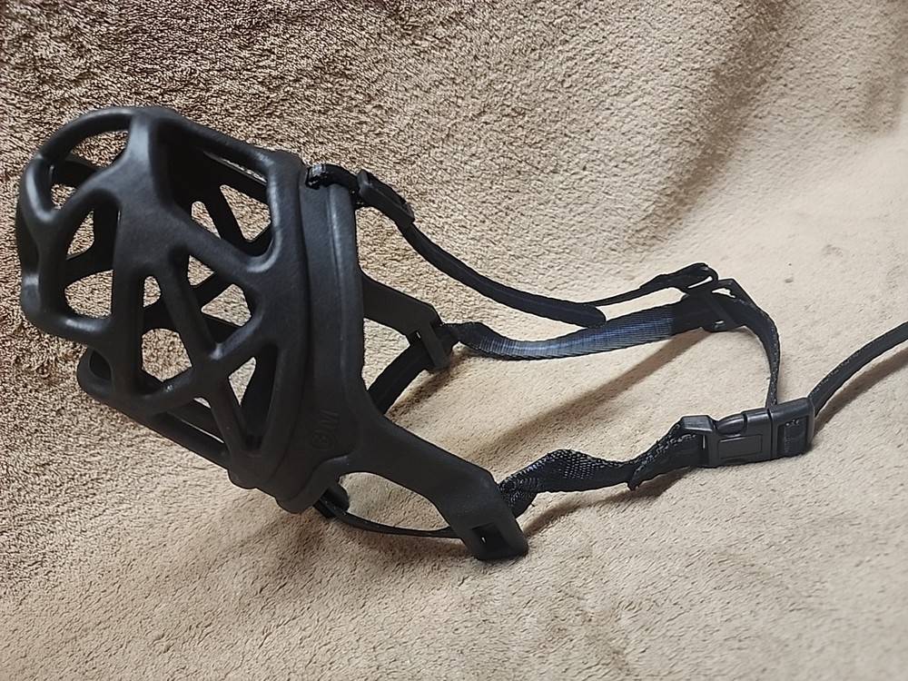 BARKLESS Dog Muzzle, Basket Muzzle for Biting, Chewing and Scavenging. Size: M