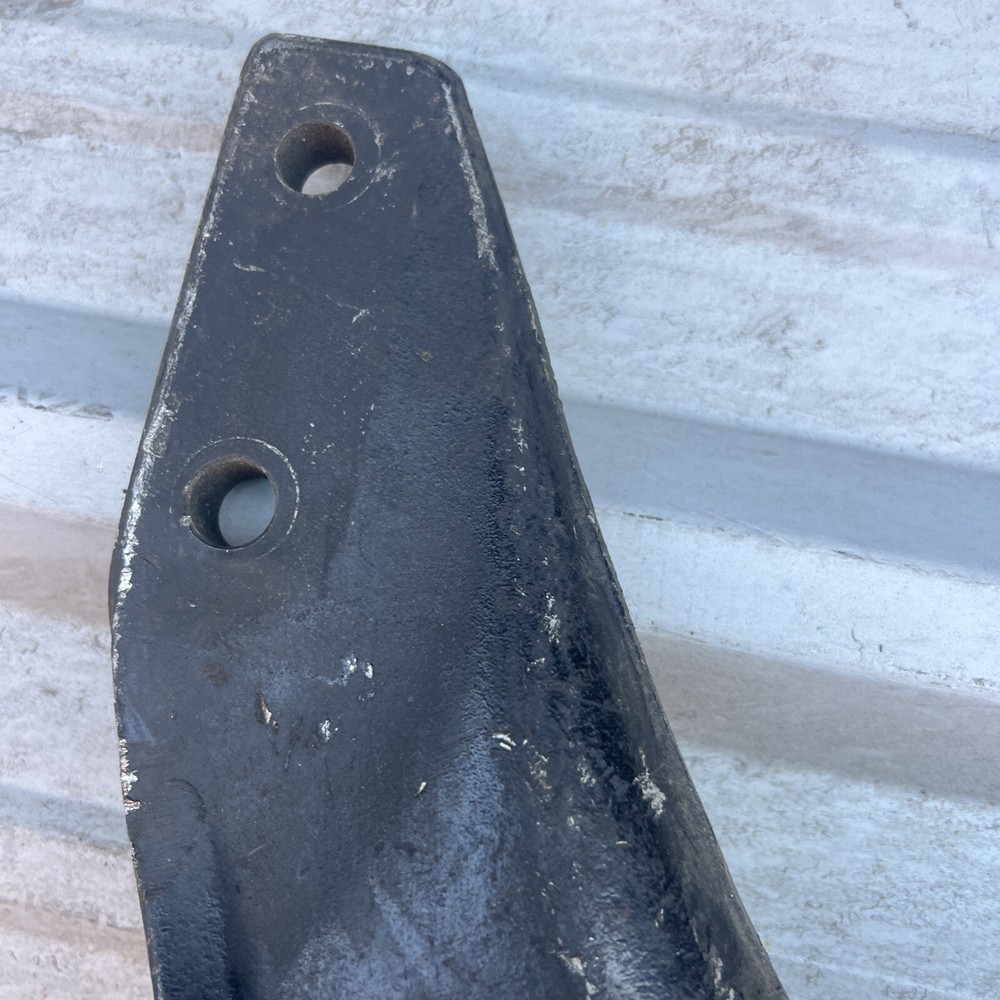 PACCAR OEM FRONT ENGINE MOUNT A24-1079-3,
