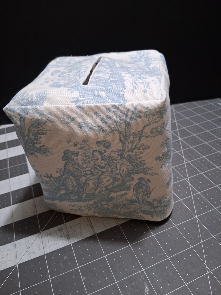 toile tissue cover- Light Blue, Black, Pink