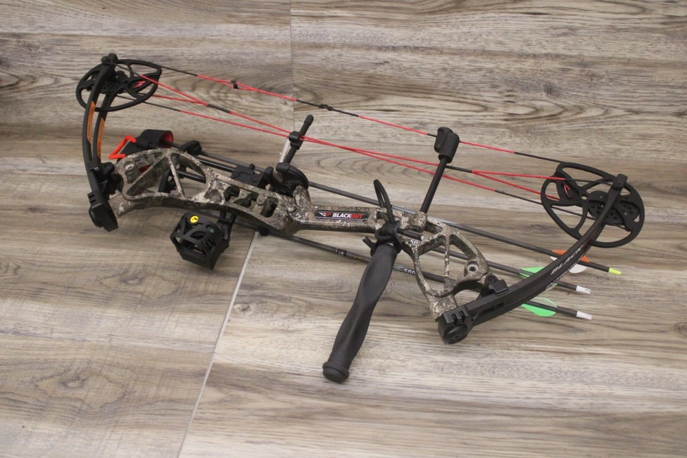 Blackout Intrigue XST Compound Bow 70Lb