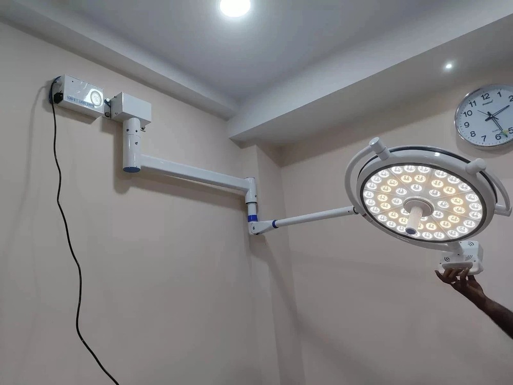 Single Satellite Surgical Operation Theater & Examination Single Dome Light **