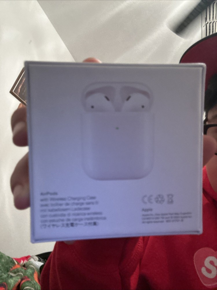 Slightly used AirPod Gen 2