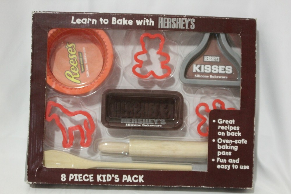 Hersheys Learn to Bake with Hersheys 8 Piece kid's Pack Silicon Bakeware  Cookie