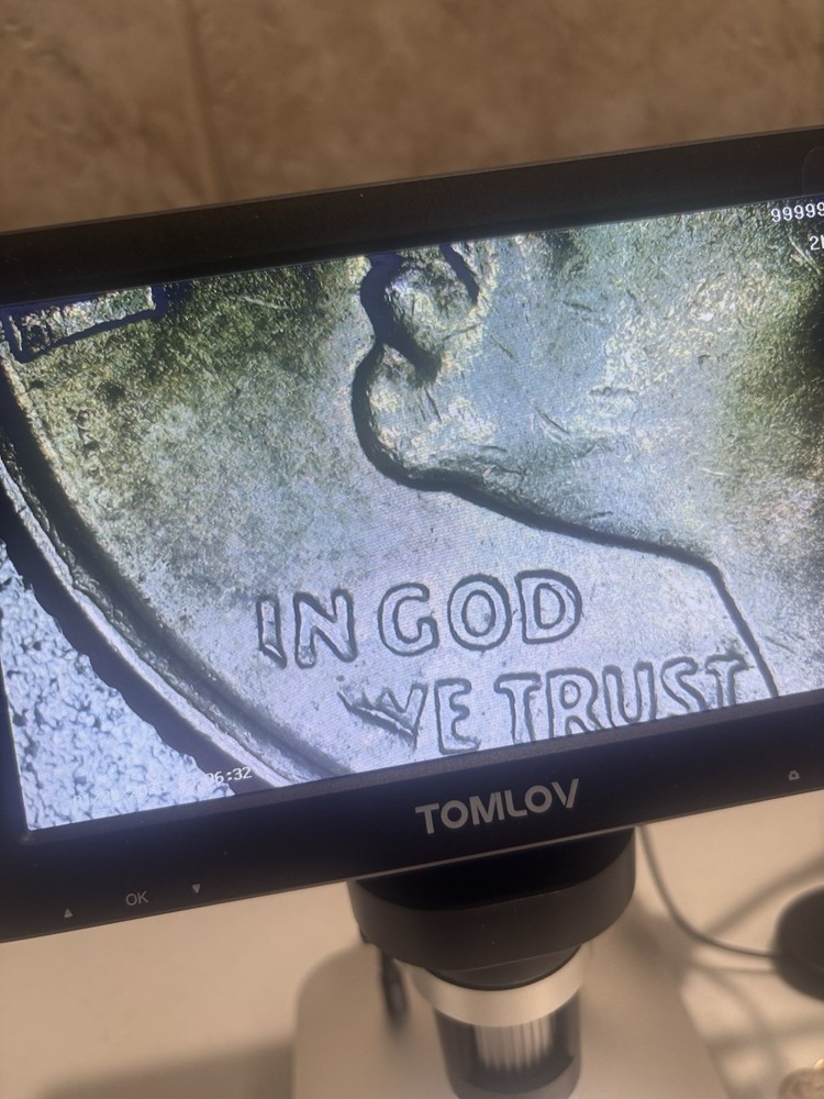 1990 d mint error missing letters and DDR in good condition