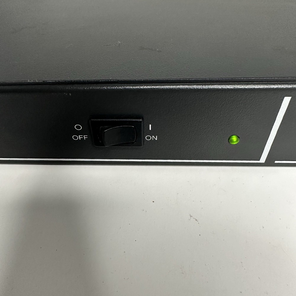 Bose 402C II Systems Controller Crossover Rack Unit Powers On Tested Light