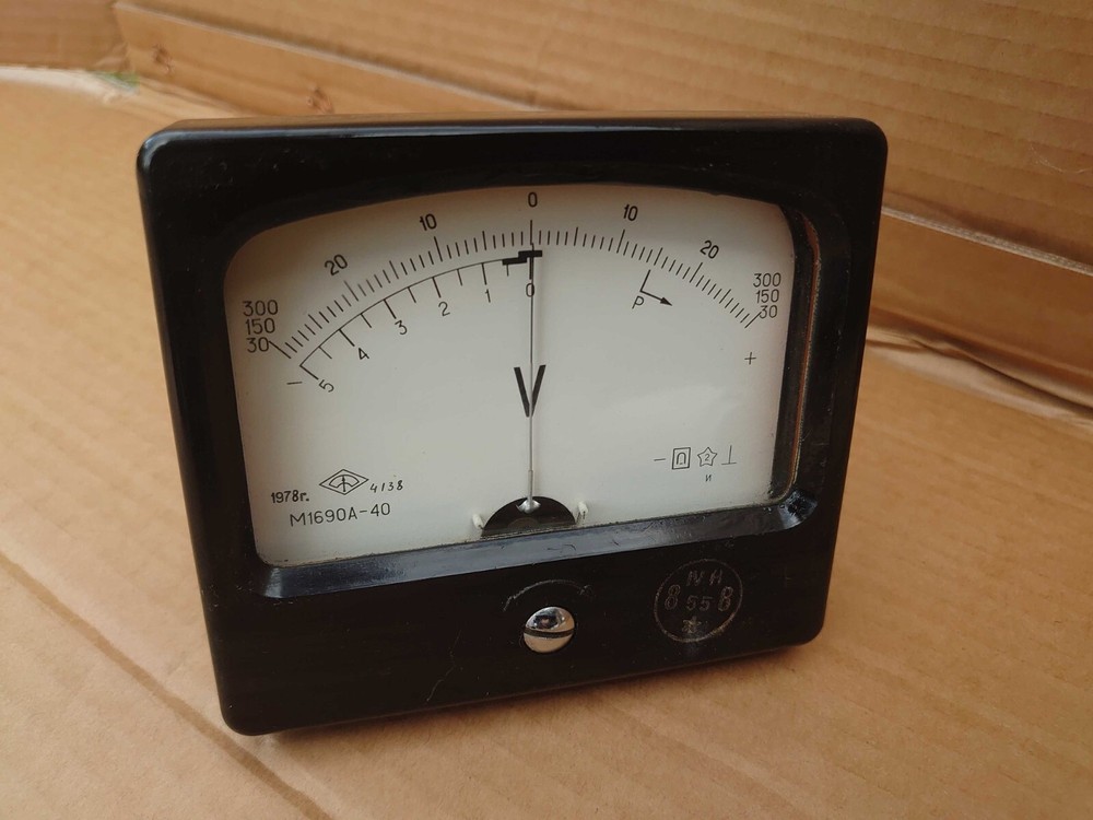 Center-zero Voltmeter M1690A-40 USSR, 1978