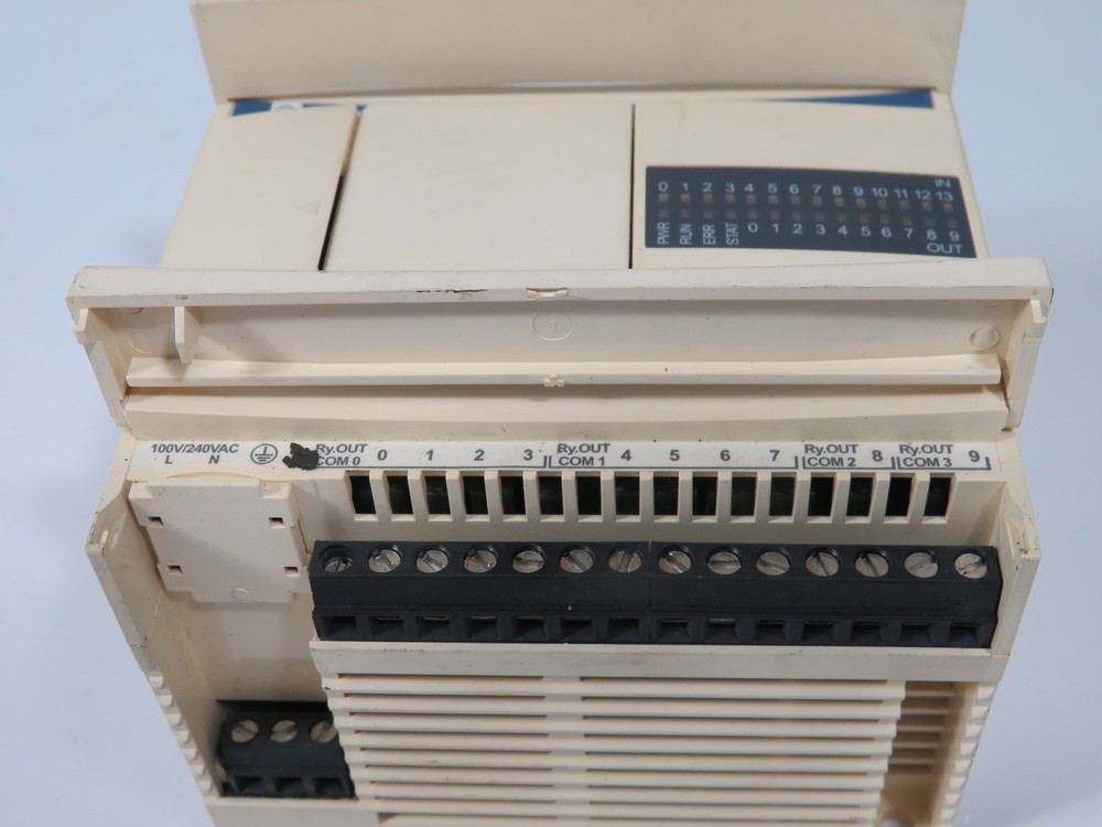 Schneider Electric TWDLCAA24DRF Compact Base Controller DISCOLORATION USED