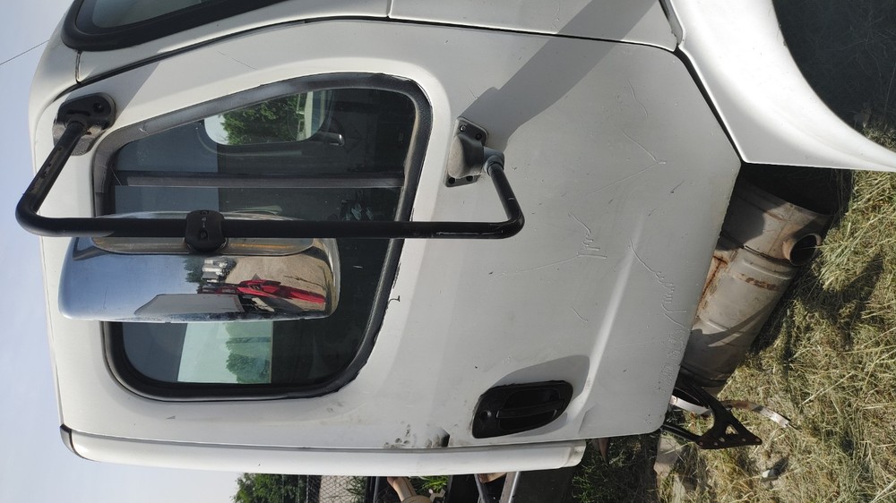 Freightliner M2 106 Left And Right Doors