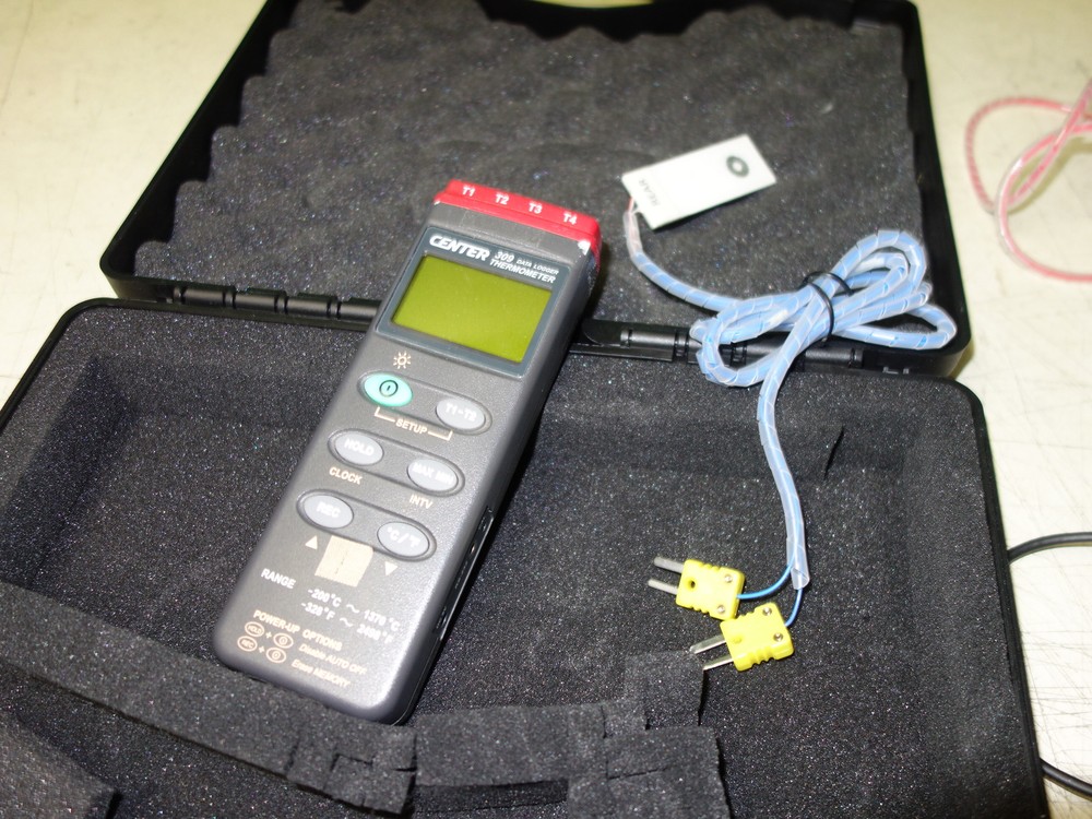 Center 309 Four Input Channels K Type Thermometer 16K Records Data Logger