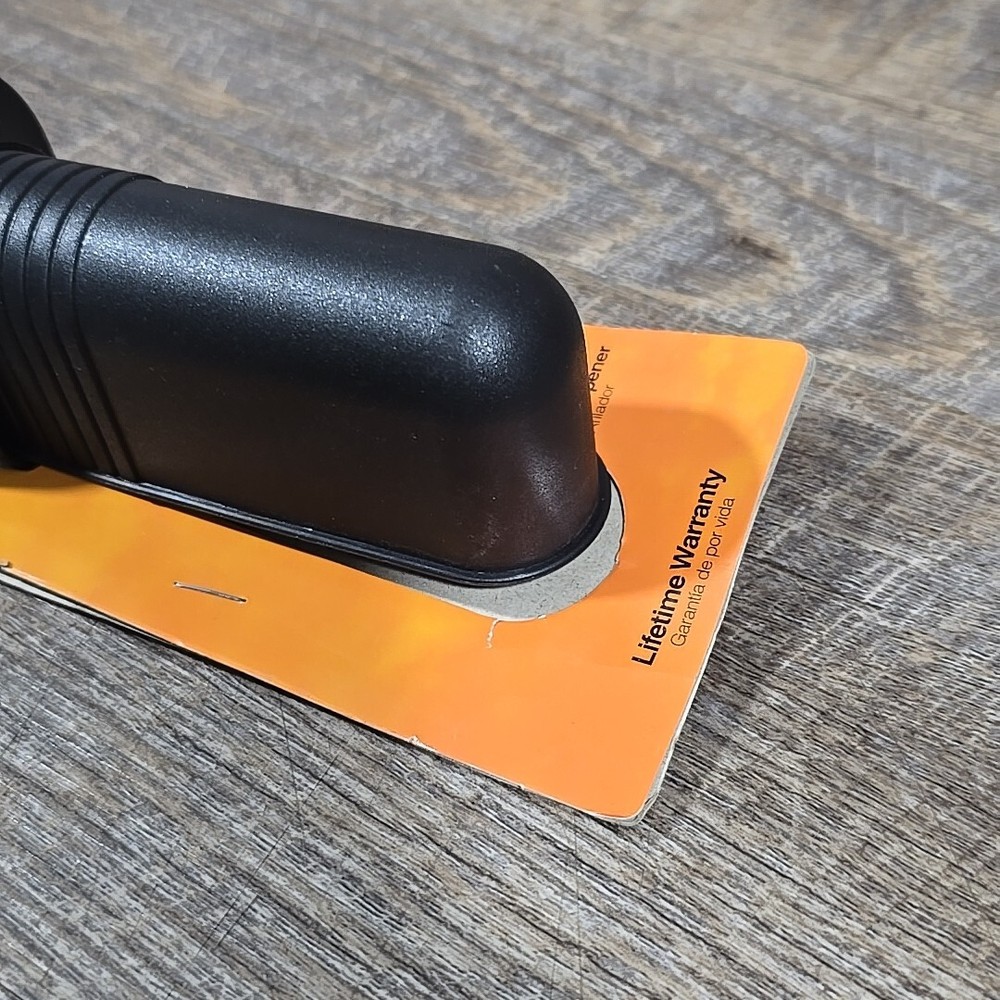Fiskars Axe and Knife Blade Sharpener, Ceramic Wheels, Safety Guard