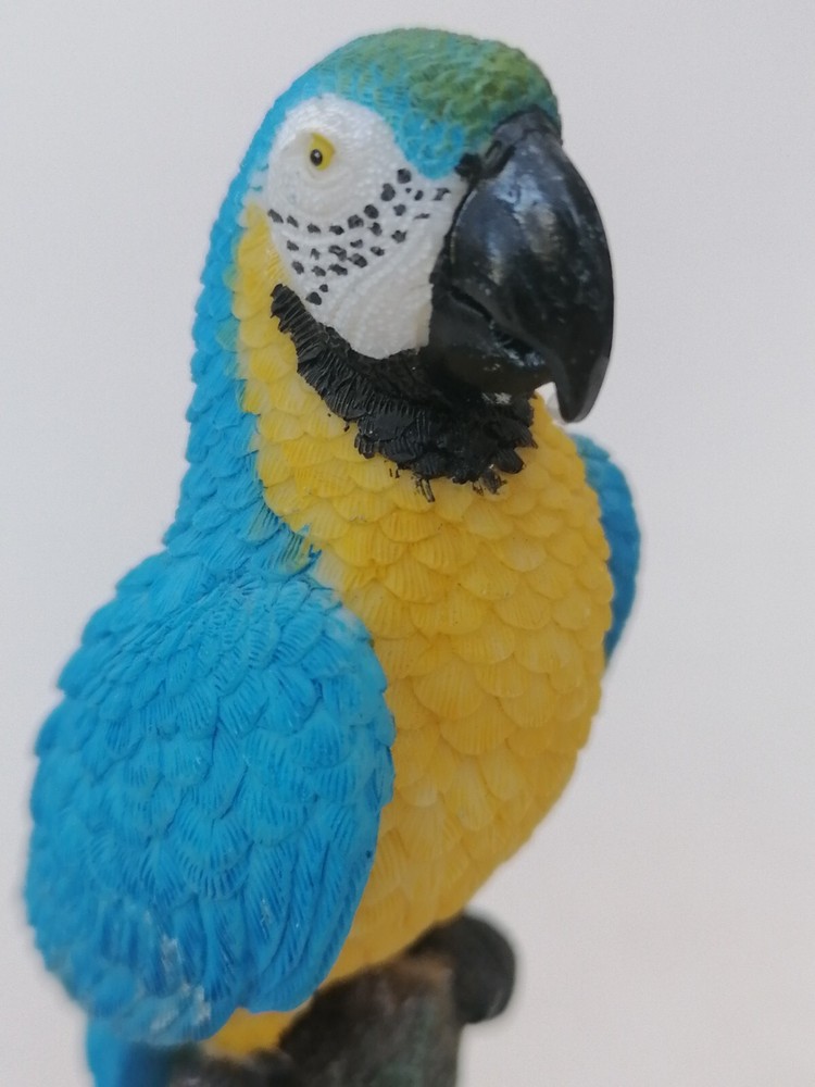 Macaw Parrot & Parakeet Figurines Resin