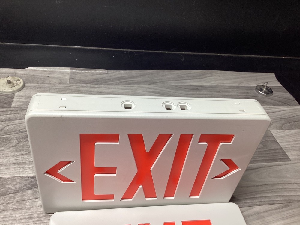 REFLECT-A-LIGHT 2-Sided LED EMERGENCY EXIT #109C139PR4*SI