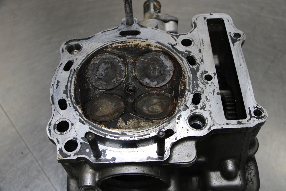 03-05 SUZUKI SV1000 Engine Motor Cylinder Head BOTTOM