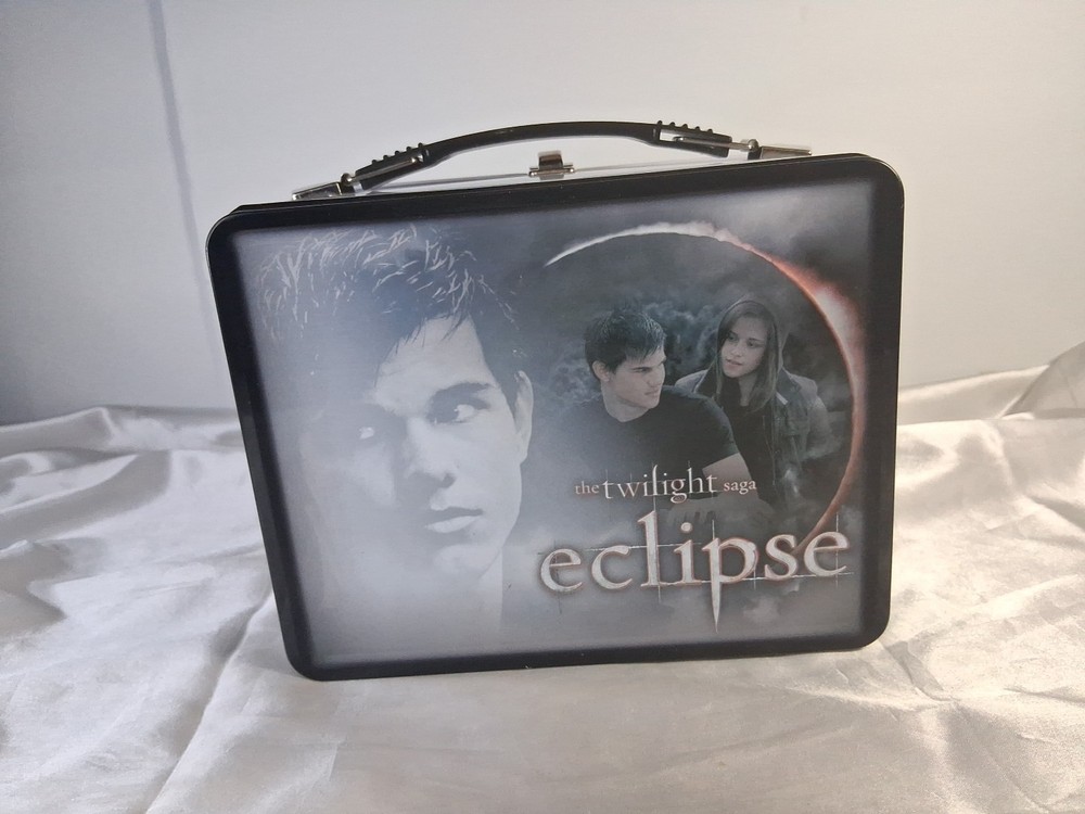 New Twilight Saga Eclipse JACOB & Bella Lunch Box with Thermos Tin NECA 22112