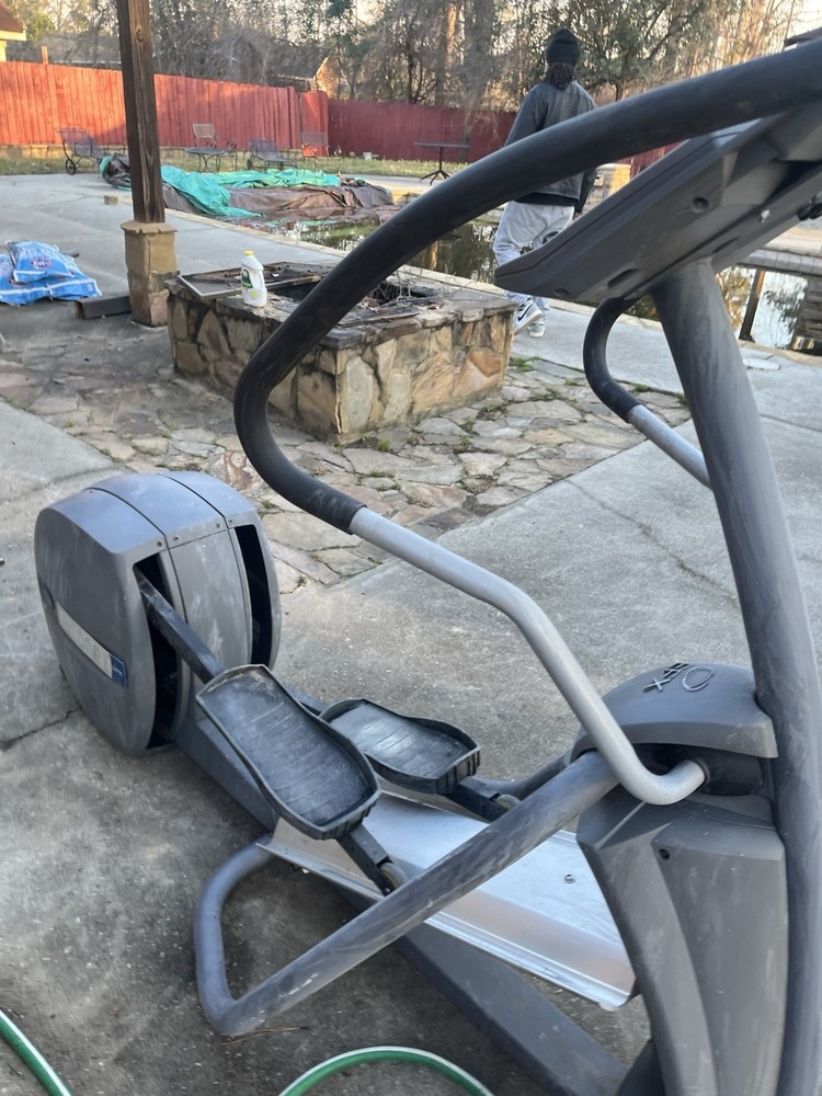 Precor EFX 5.23 Elliptical Machine CrossRamp SmartRate QuickStart 12 Programs