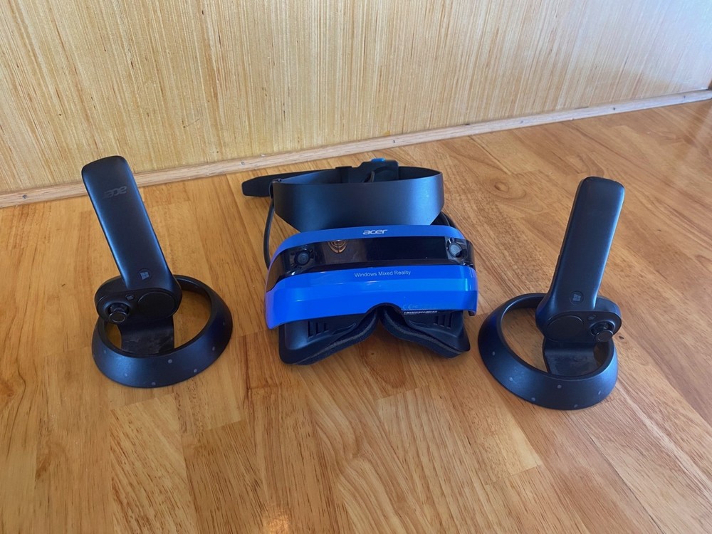 Acer Windows Mixed Reality VR Headset - Developer Edition
