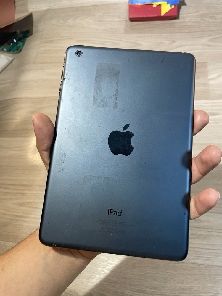 Apple iPad Mini Model A1432 16GB Tablet