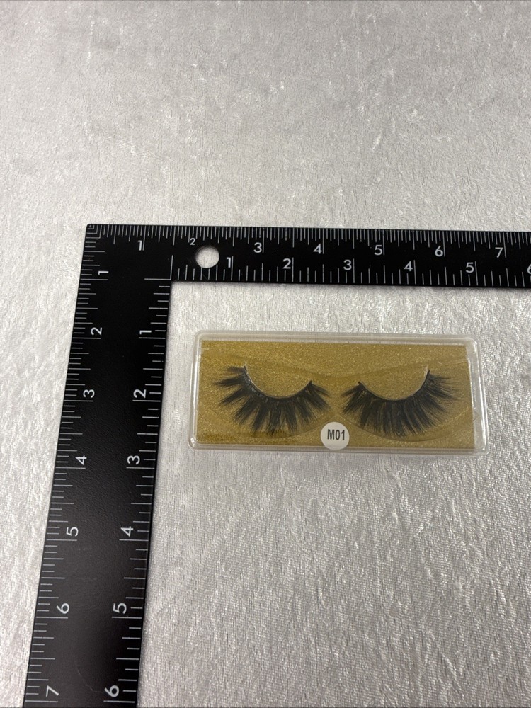 false eyelashes #M01