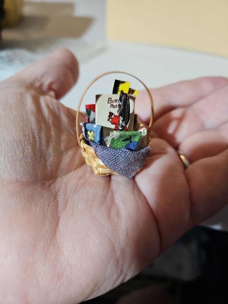 Mineature Sewing Basket
