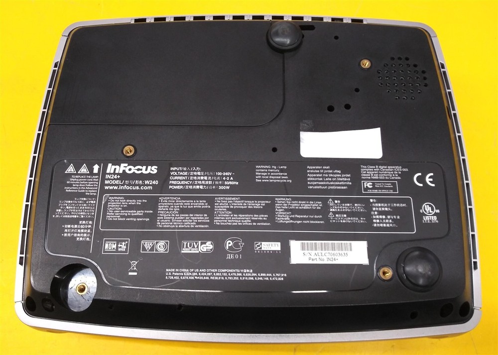 ⭐️⭐️⭐️⭐️⭐️ **MISSING FOOT** InFocus W240 DLP Desktop Projector