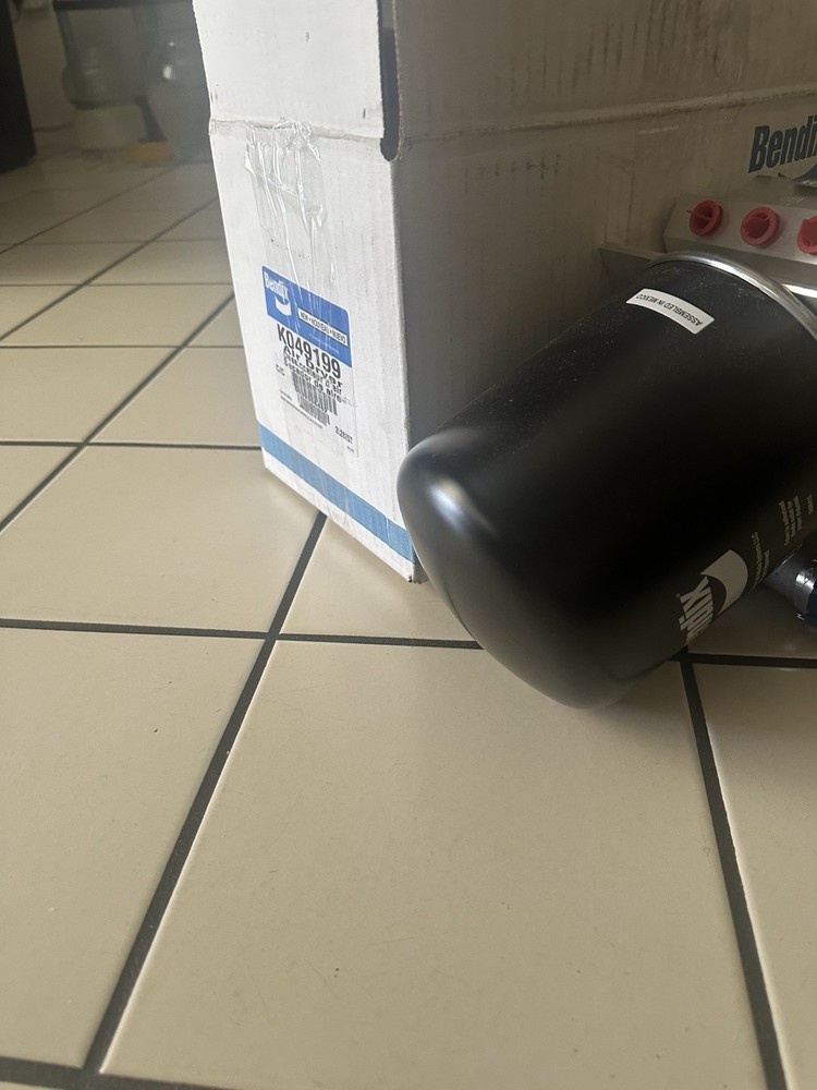 New Bendix K049199 Air Dryer Assembly AD-IS