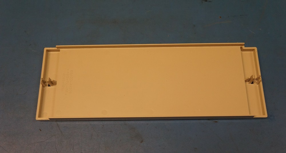 Keysight/Agilent E8400-44306 Plastic Blank Filler Panel