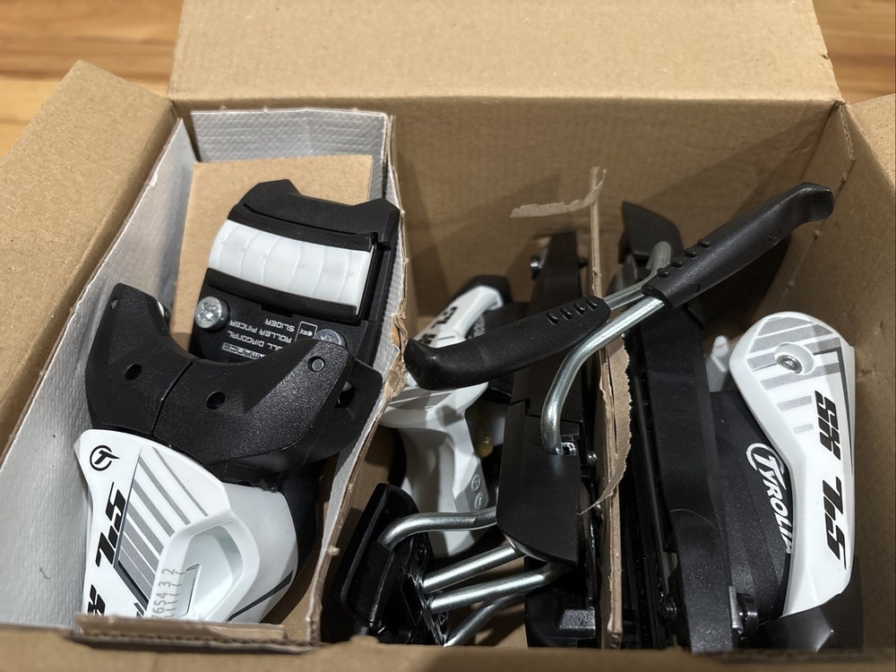 Tyrolia SX 7.5 GW Junior Solid Black/White Ski Bindings 78J