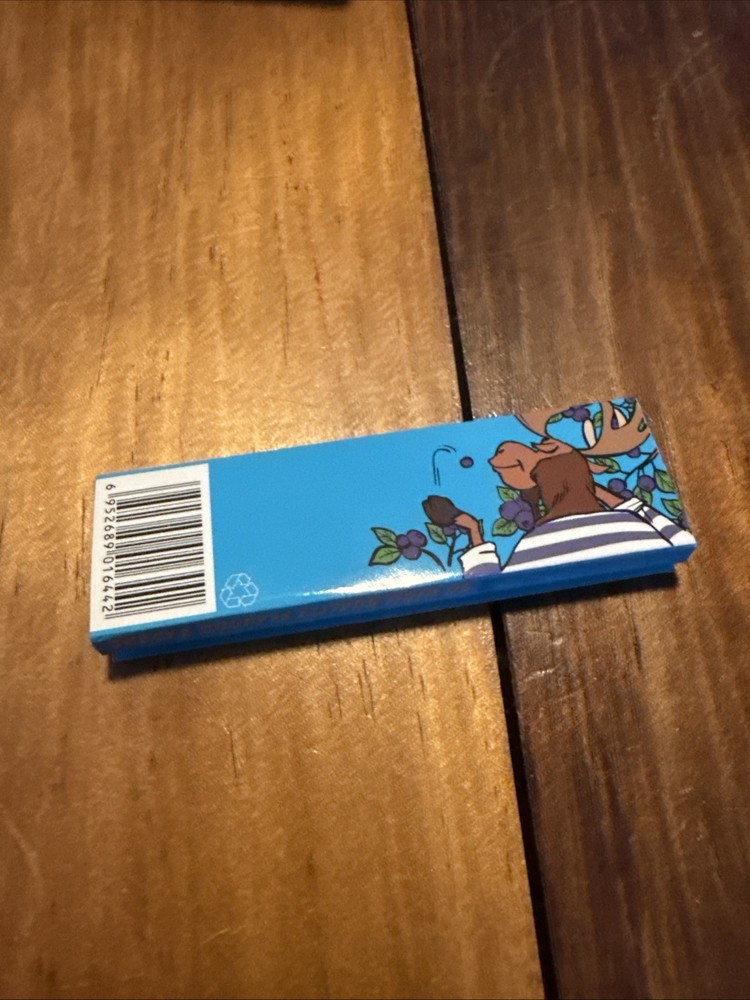 Moon Blueberry Rolling Papers Short 1.0