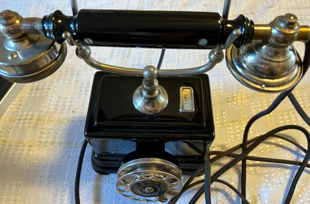 Black Rotary Heavy Numbered Telephone