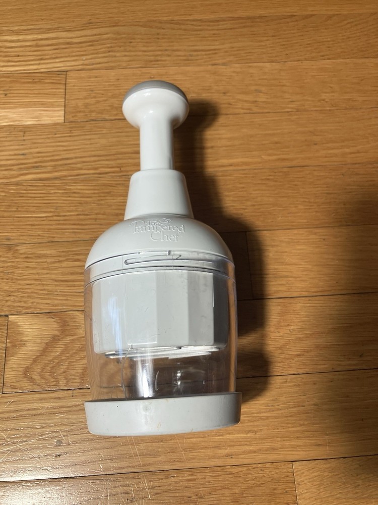 Pampered Chef Push Function Food Chopper - White