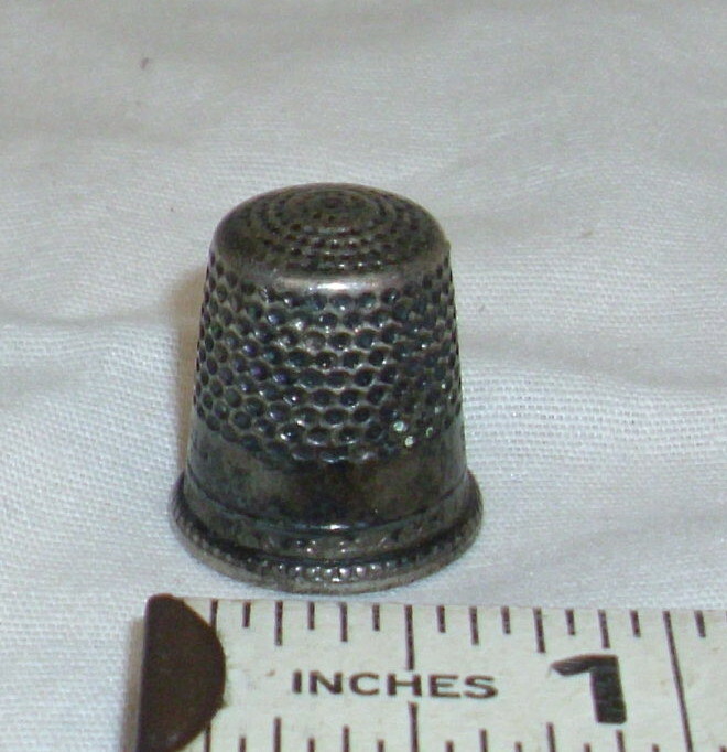 ANTIQUE SILVER PLATE SEWING THIMBLE