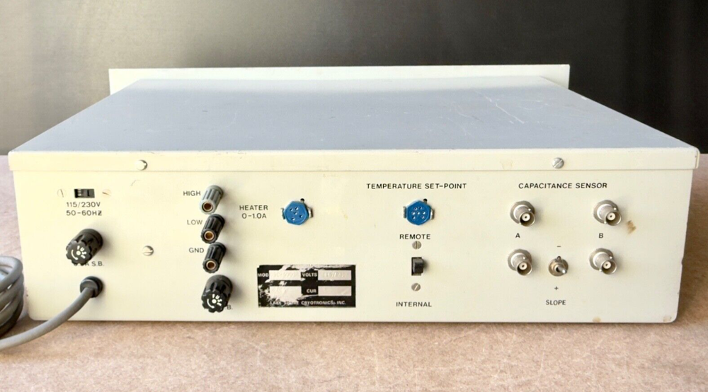 Lake Shore Cryotronics CSC400 Vintage Cryogenic Capacitance Controller Powers On