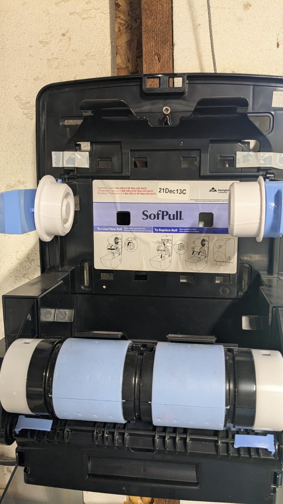 Sofpull paper towel adapter