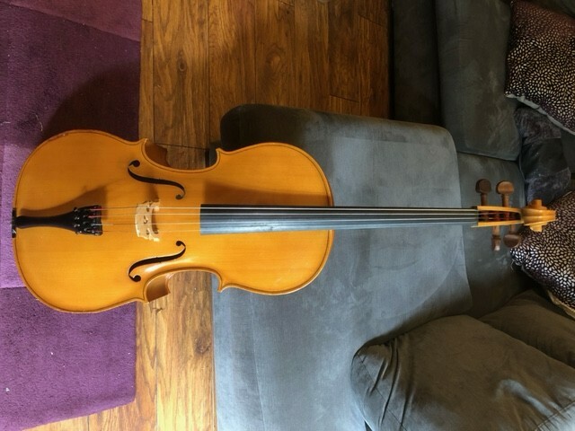3/4 student cello used good condition bow strings case included