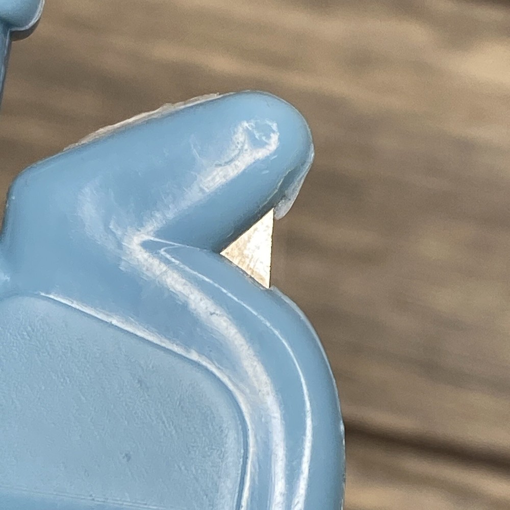 Vintage Blue Plastic Automatic Needle Threader