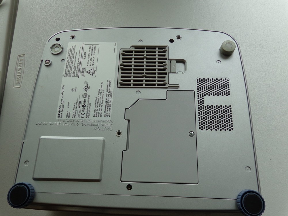 Sony VPL-PX11 LCD Projector