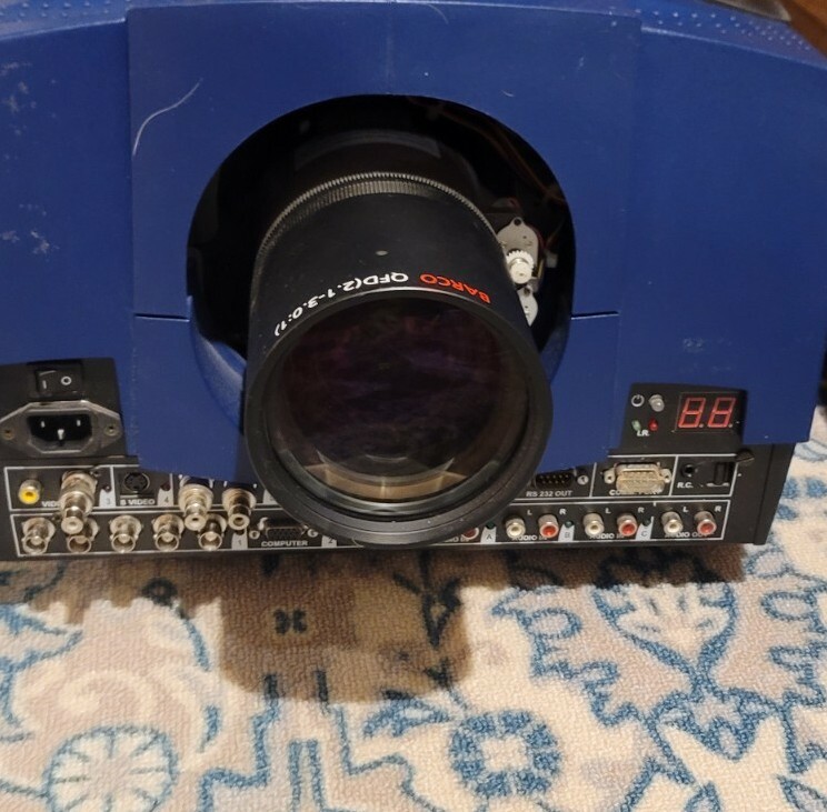 Barco Graphics 6300 DLC Multimedia Projector, maybe working.