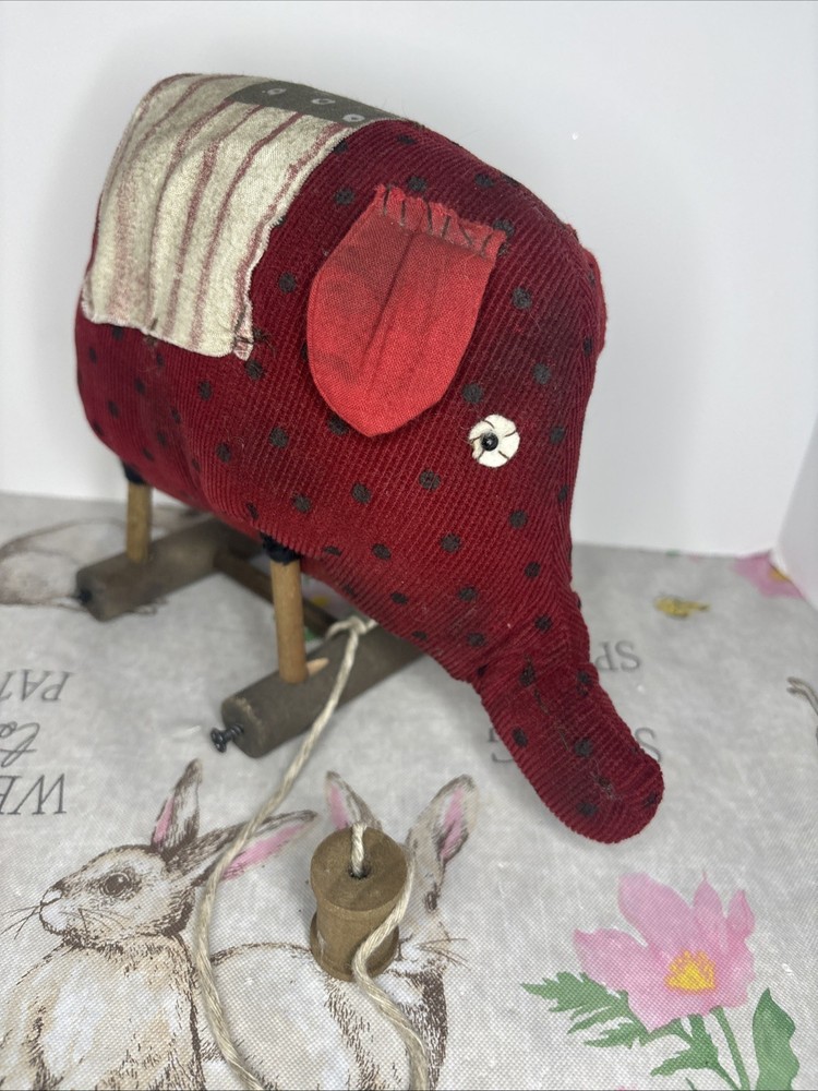 August Moon- Lang Primative Pig Pull Toy