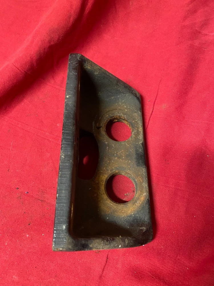 FREIGHTLINER CAT MOTOR ENGINE MOUNT BRACKET SUPPORT REAR 01-15492