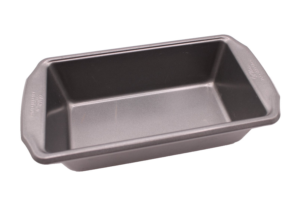 Wilton 9x5x3 Large Loaf Pan Non-Stick Coating Kitchen Bakeware Bake it Better