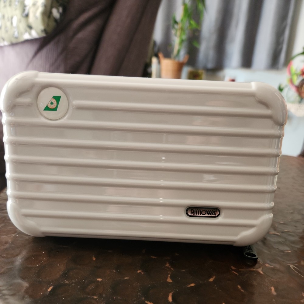Rimowa First Class Amenity Toiletry Case - Glossy White